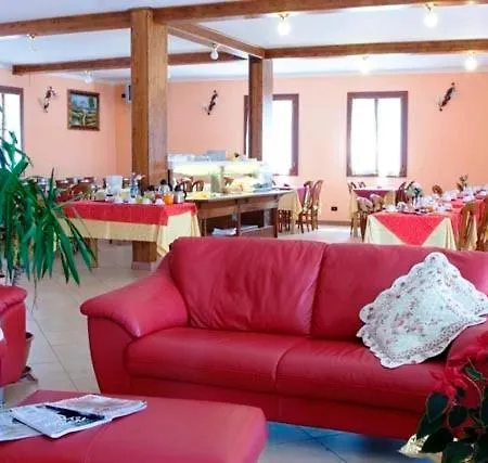 Agriturismo Mammamaude * غرانارولو ديلّيميليا